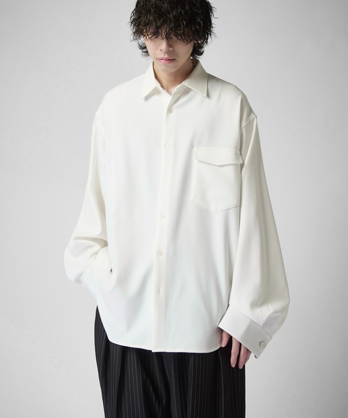 Lui's(ルイス)の「【Neucon/ニューコン】TWO-TONE WIDE-CUFF OVER SHIRT / バイカラーワイドカフスオーバーシャツ / 2WAY仕様(シャツ/ブラウス・メンズ・ブラック/ネイビー/ホワイト・1/2)」の2枚目の写真