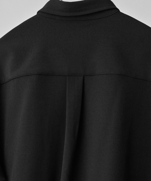 Lui's(ルイス)の「【Neucon/ニューコン】TWO-TONE WIDE-CUFF OVER SHIRT / バイカラーワイドカフスオーバーシャツ / 2WAY仕様(シャツ/ブラウス・メンズ・ブラック/ネイビー/ホワイト・1/2)」の8枚目の写真