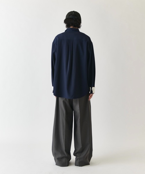 Lui's(ルイス)の「【Neucon/ニューコン】TWO-TONE WIDE-CUFF OVER SHIRT / バイカラーワイドカフスオーバーシャツ / 2WAY仕様(シャツ/ブラウス・メンズ・ブラック/ネイビー/ホワイト・1/2)」の12枚目の写真