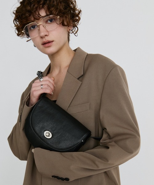 arholiday.standard(エーアールホリデースタンダード)の「real leather oval flap shoulder bag / リアルレザーオーバルフラップバッグ(ショルダーバッグ・レディース・ブラウン/ブラック・FREE)」の5枚目の写真