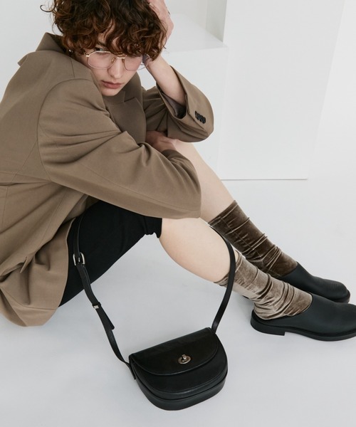 arholiday.standard(エーアールホリデースタンダード)の「real leather oval flap shoulder bag / リアルレザーオーバルフラップバッグ(ショルダーバッグ・レディース・ブラウン/ブラック・FREE)」の11枚目の写真