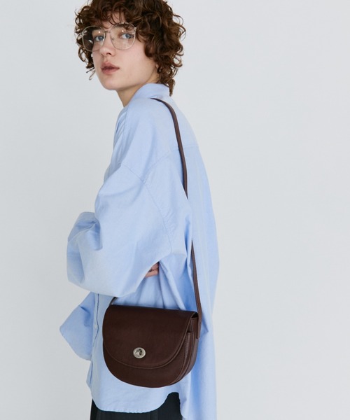 arholiday.standard(エーアールホリデースタンダード)の「real leather oval flap shoulder bag / リアルレザーオーバルフラップバッグ(ショルダーバッグ・レディース・ブラウン/ブラック・FREE)」の15枚目の写真