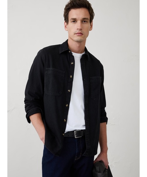 BANANA REPUBLIC FACTORY STORE(バナナリパブリック ファクトリーストア)の「BANANA REPUBLIC FACTORY STORE スタンダードフィットデニムヘリテージシャツ(シャツ/ブラウス・メンズ・ブラック・XL/S/M/L)」の1枚目の写真