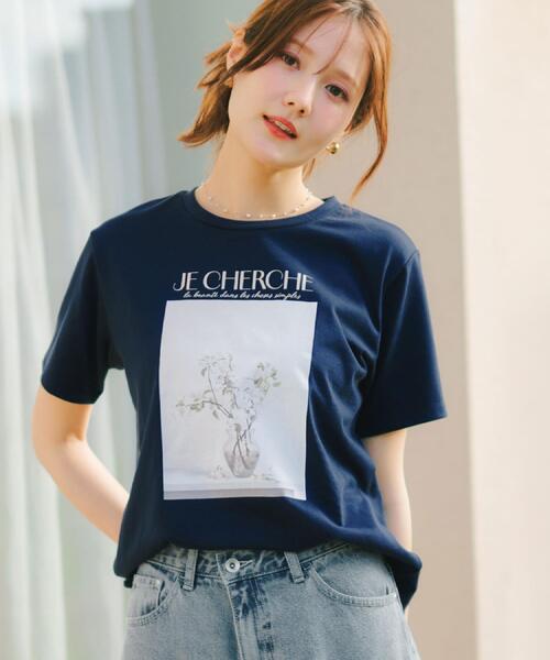 index(インデックス)の「【UV】フラワープリントTシャツ≪洗濯機OK/接触冷感≫(Tシャツ/カットソー・レディース・オフホワイト/ナチュラル/ネイビー・38/40/36/42)」の4枚目の写真