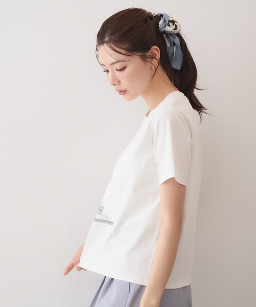 index(インデックス)の「【UV】フラワープリントTシャツ≪洗濯機OK/接触冷感≫(Tシャツ/カットソー・レディース・オフホワイト/ナチュラル/ネイビー・38/40/36/42)」の5枚目の写真