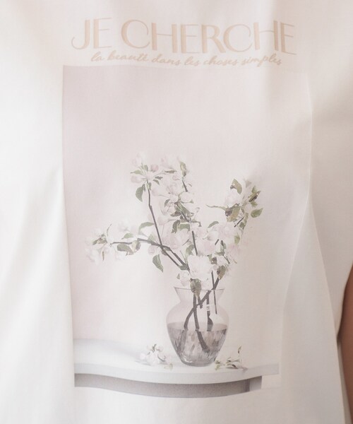 index(インデックス)の「【UV】フラワープリントTシャツ≪洗濯機OK/接触冷感≫(Tシャツ/カットソー・レディース・オフホワイト/ナチュラル/ネイビー・38/40/36/42)」の8枚目の写真