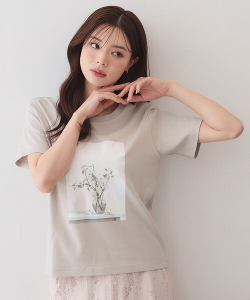 index(インデックス)の「【UV】フラワープリントTシャツ≪洗濯機OK/接触冷感≫(Tシャツ/カットソー・レディース・オフホワイト/ナチュラル/ネイビー・38/40/36/42)」の9枚目の写真