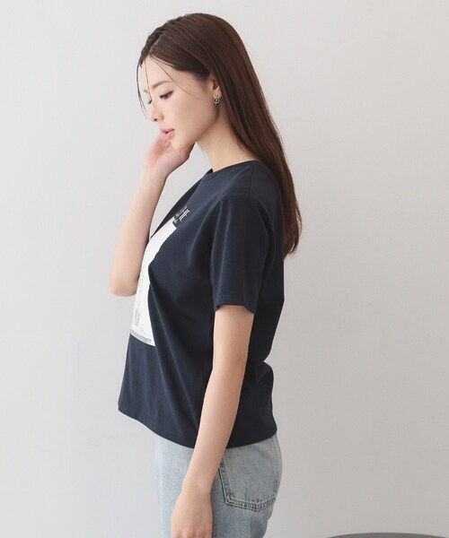 index(インデックス)の「【UV】フラワープリントTシャツ≪洗濯機OK/接触冷感≫(Tシャツ/カットソー・レディース・オフホワイト/ナチュラル/ネイビー・38/40/36/42)」の18枚目の写真