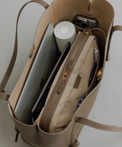 ROPE'(ロペ)の「【E'POR】KNOT BAG Medium/A4対応・通勤・撥水・軽量・26AW新型(トートバッグ・レディース・ブラック/ダークブラウン・FREE)」の3枚目の写真