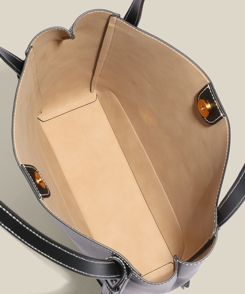 ROPE'(ロペ)の「【E'POR】KNOT BAG Medium/A4対応・通勤・撥水・軽量・26AW新型(トートバッグ・レディース・ブラック/ダークブラウン・FREE)」の11枚目の写真