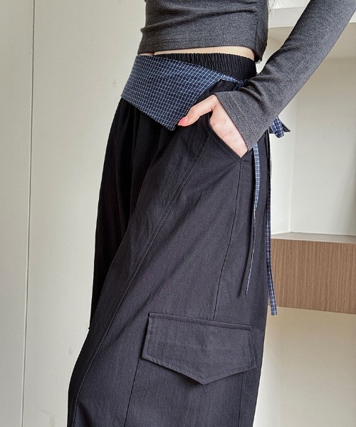 &soiree(アンドソワレ)の「チェック柄ベルト付きカーゴパンツ(カーゴパンツ・レディース・ネイビー・MEDIUM/LARGE/X-LARGE/SMALL)」の5枚目の写真