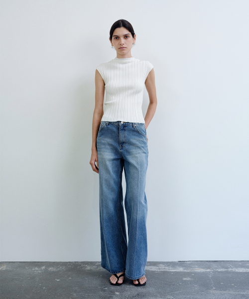 MOHAN(モハン)の「TIS SEMI WIDE FLARE DENIM_BLUE(デニムパンツ・レディース・ブルー・SMALL/LARGE/MEDIUM)」の5枚目の写真