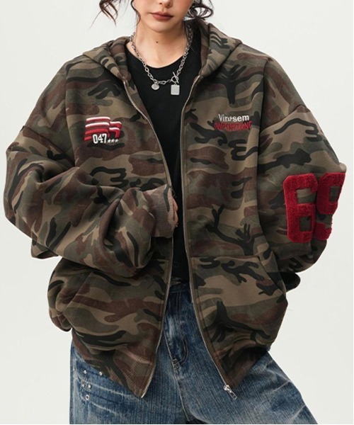 Evo+Revo(エボレボ)の「”羽織るだけで主役級”ワッペンバックナンバーフーディー(パーカー・メンズ・カモフラージュ/ネイビー・XL/L/M)」の3枚目の写真
