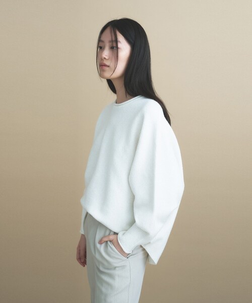 cloenc(クロエンス)の「【WEB限定カラーあり】ドルマンスリーブニット 美フォルム 10色展開(ニット/セーター・レディース・チャコール/ピンク系その他/ワインレッド/ベージュ系その他7/ベージュ系8/グレー系4/オフホワイト/ライトグリーン系/ブルー系5/ライトイエロー系9・02/00)」の15枚目の写真