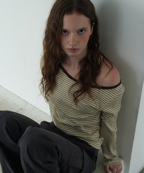 WAARFORWOMAN(ワール・フォー・ウーマン)の「WT-98 ストライプ配色Tシャツ_ブラウン(Tシャツ/カットソー・レディース・その他・FREE)」の4枚目の写真