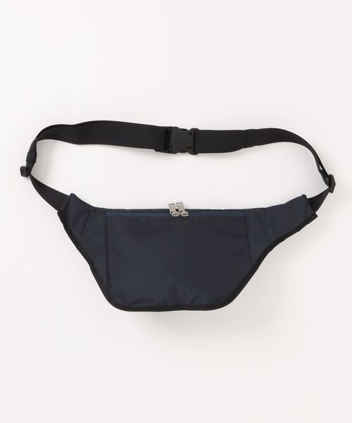 CIE(シー)の「【CIE】VARIOUS SLINGBAG-S(ショルダーバッグ・メンズ・グレー/ブラック/ネイビー・FREE)」の4枚目の写真