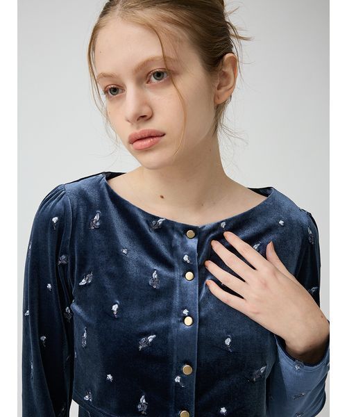 LILY BROWN(リリーブラウン)の「ベロア刺繍カーディガン(カーディガン/ボレロ・レディース・アイボリー/ブルー/ブラック・F)」の13枚目の写真