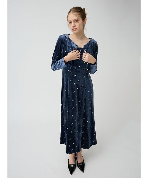 LILY BROWN(リリーブラウン)の「ベロア刺繍カーディガン(カーディガン/ボレロ・レディース・アイボリー/ブルー/ブラック・F)」の15枚目の写真