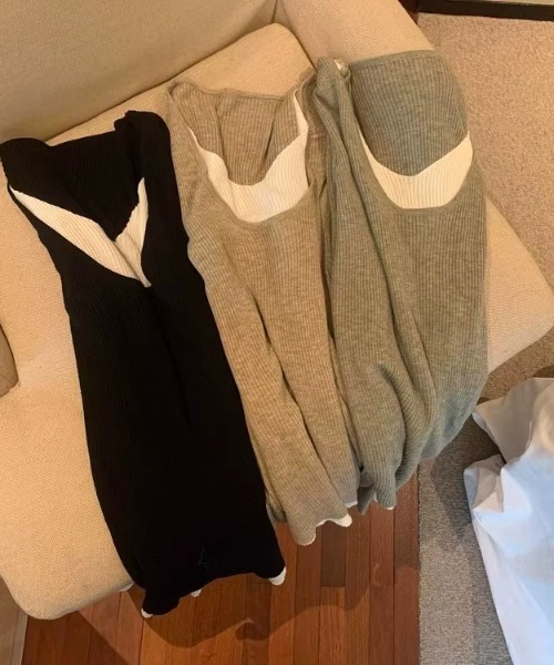 owen(オーウェン)の「配色レイヤード風 Vネック リブニットトップス(ニット/セーター・レディース・オリーブ/ブラウン/ブラック・FREE)」の10枚目の写真
