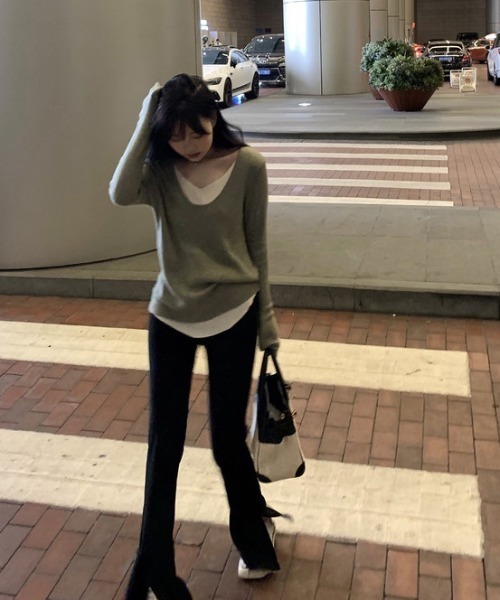 owen(オーウェン)の「配色レイヤード風 Vネック リブニットトップス(ニット/セーター・レディース・オリーブ/ブラウン/ブラック・FREE)」の7枚目の写真