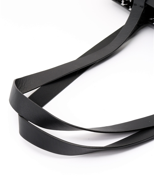 BY MALENE BIRGER(バイマレーネビルガー)の「BY MALENE BIRGER 15PSU-MARIANI(ハンドバッグ・レディース・ベージュ系その他/ブラック・ONE)」の10枚目の写真