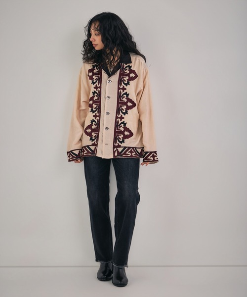 LEIN(リーン)の「【MEN , WOMEN】オーナメント刺繍スラブレーヨンシャツ(シャツ/ブラウス・レディース・オフホワイト/ブラック・FREE)」の3枚目の写真