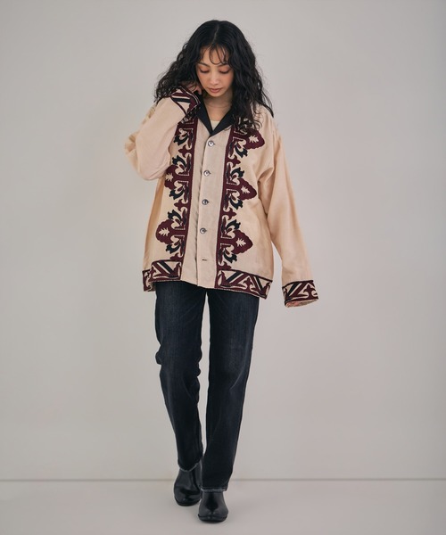 LEIN(リーン)の「【MEN , WOMEN】オーナメント刺繍スラブレーヨンシャツ(シャツ/ブラウス・レディース・オフホワイト/ブラック・FREE)」の4枚目の写真