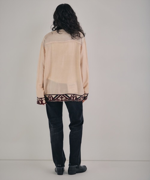 LEIN(リーン)の「【MEN , WOMEN】オーナメント刺繍スラブレーヨンシャツ(シャツ/ブラウス・レディース・オフホワイト/ブラック・FREE)」の6枚目の写真