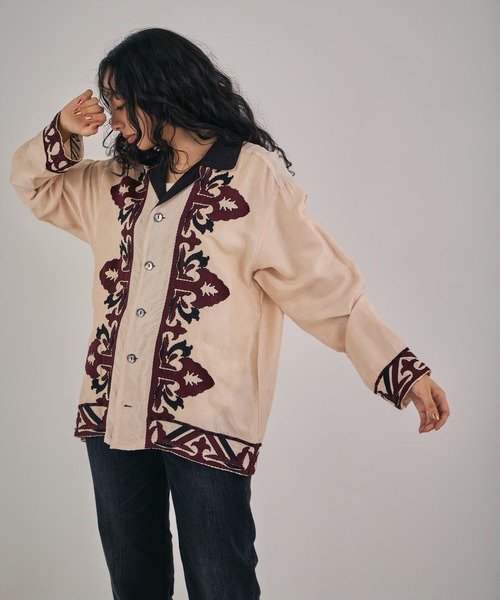 LEIN(リーン)の「【MEN , WOMEN】オーナメント刺繍スラブレーヨンシャツ(シャツ/ブラウス・レディース・オフホワイト/ブラック・FREE)」の9枚目の写真