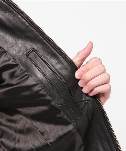 AMERICAN RAG CIE（アメリカンラグシー）の「シープレザー シングルライダースジャケット（ライダースジャケット・メンズ・ブラック・1/2）」の6枚目の写真