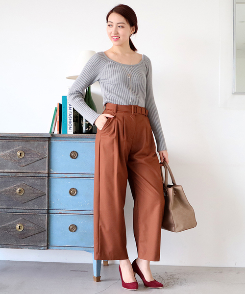 N.（N. Natural Beauty Basic）（エヌエヌナチュラルビューティーベーシック）の「ベルトタックパンツ（その他パンツ・レディース・グレー/ブラック/ブラウン・MEDIUM/SMALL）」の10枚目の写真