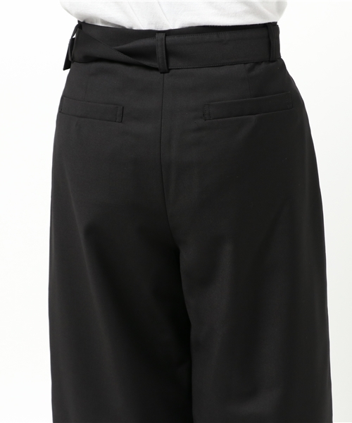 N.（N. Natural Beauty Basic）（エヌエヌナチュラルビューティーベーシック）の「ベルトタックパンツ（その他パンツ・レディース・グレー/ブラック/ブラウン・MEDIUM/SMALL）」の8枚目の写真