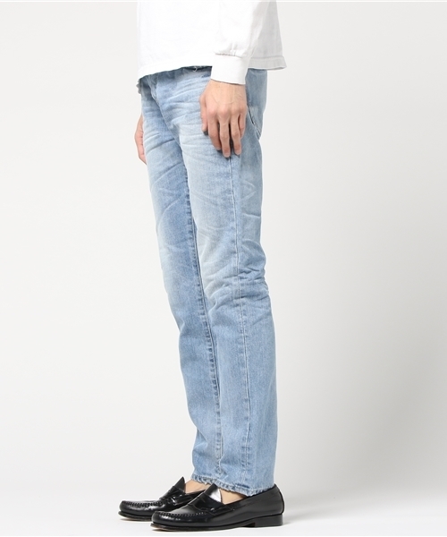 RED CARD TOKYO（レッドカード）の「RED CARD / “RHYTHM”ヴィンテージ加工デニムパンツ（デニムパンツ・メンズ・ライトブルー・28/29/30/31/32/33）」の2枚目の写真