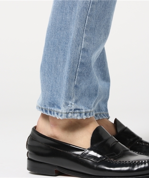 RED CARD TOKYO（レッドカード）の「RED CARD / “RHYTHM”ヴィンテージ加工デニムパンツ（デニムパンツ・メンズ・ライトブルー・28/29/30/31/32/33）」の5枚目の写真