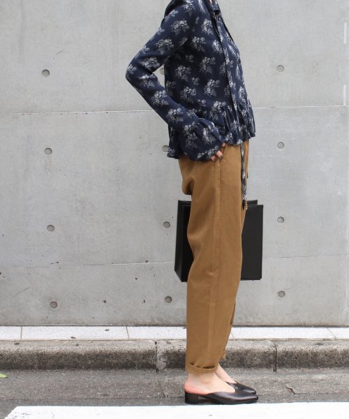 FRAMeWORK（フレームワーク）の「チノテーパードパンツ◆（チノパンツ・レディース・キャメル/ベージュ/ネイビー・36/38/34/40）」の14枚目の写真