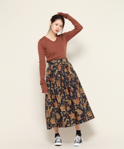 PAGEBOY(ページボーイ)の「ウール混リブVネックニット(ニット/セーター・レディース・オフホワイト/ブラック/モカ/ブルー/レッド・FREE)」の15枚目の写真