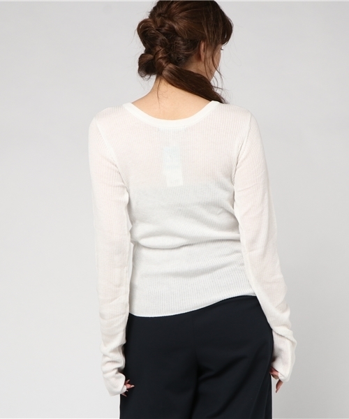 PAGEBOY(ページボーイ)の「ウール混リブVネックニット(ニット/セーター・レディース・オフホワイト/ブラック/モカ/ブルー/レッド・FREE)」の6枚目の写真