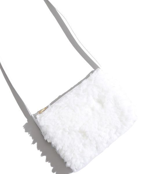 WEGO（ウィゴー）の「WEGO/プチプラプードルファーミニショルダーバッグ（ショルダーバッグ・レディース・ブラック/グレー/ライトピンク/アイボリー/ブラウン・FREE）」の2枚目の写真