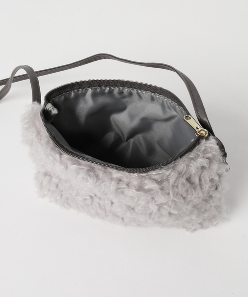 WEGO（ウィゴー）の「WEGO/プチプラプードルファーミニショルダーバッグ（ショルダーバッグ・レディース・ブラック/グレー/ライトピンク/アイボリー/ブラウン・FREE）」の8枚目の写真