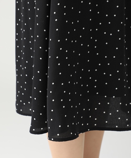 Honeys（ハニーズ）の「【水玉/ドット/フラワー/花柄】レトロひざ丈ミモレ丈ブラウジングワンピース（ワンピース・レディース・ベージュ系その他/ホワイト×ホワイト/ブラック系その他・L/M/S）」の16枚目の写真