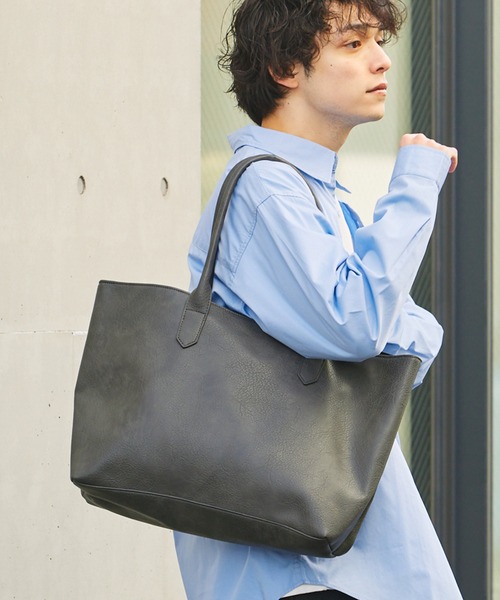 MONO-MART（モノマート）の「Basic Neoleather Big ToteBag（トートバッグ・メンズ・レッド/ダークブラウン/ブラック/ベージュ/ネイビー/ブルー/ライトブラウン/ライトブルー/グリーン/ブラウン/ライトグレー/チャコール/キャメル・FREE）」の3枚目の写真