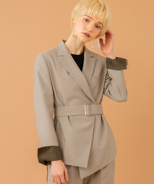 UNITED TOKYO(ユナイテッドトウキョウ)の「アシメフロントジャケット(テーラードジャケット・レディース・マルチ/ベージュ/ピンク・1)」の3枚目の写真