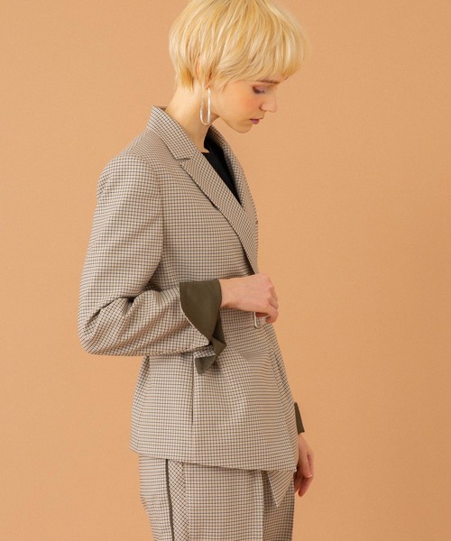 UNITED TOKYO(ユナイテッドトウキョウ)の「アシメフロントジャケット(テーラードジャケット・レディース・マルチ/ベージュ/ピンク・1)」の10枚目の写真