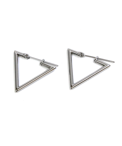 YArKA（ヤーカ）の「【YArKA/ヤーカ】stainless series triangle pierce/ステンレス トライアングルピアス（ピアス（両耳用）・レディース・ゴールド/シルバー/ブラック・FREE）」の8枚目の写真