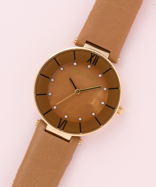 ANNE KLEIN�i�A���N���C���j�́uANNE KLEIN�@�G���K���X�C���f�b�N�X�h���X�E�H�b�`�@���U�[�o���h�i�r���v�j�v�b�u���E��