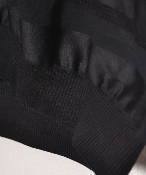 AMERICAN RAG CIE(アメリカンラグシー)の「スウェット風BU/207-ASH-L141-BU175(シャツ/ブラウス・レディース・ブラック/オフホワイト・FREE)」の8枚目の写真