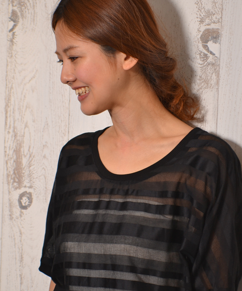 AMERICAN RAG CIE(アメリカンラグシー)の「スウェット風BU/207-ASH-L141-BU175(シャツ/ブラウス・レディース・ブラック/オフホワイト・FREE)」の4枚目の写真