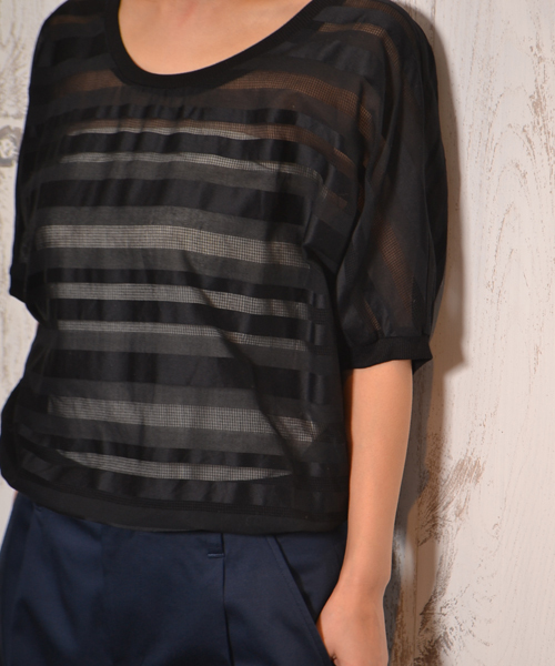 AMERICAN RAG CIE(アメリカンラグシー)の「スウェット風BU/207-ASH-L141-BU175(シャツ/ブラウス・レディース・ブラック/オフホワイト・FREE)」の5枚目の写真