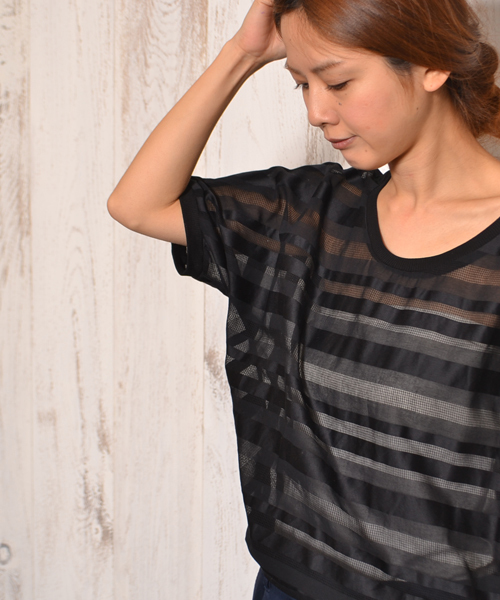 AMERICAN RAG CIE(アメリカンラグシー)の「スウェット風BU/207-ASH-L141-BU175(シャツ/ブラウス・レディース・ブラック/オフホワイト・FREE)」の9枚目の写真