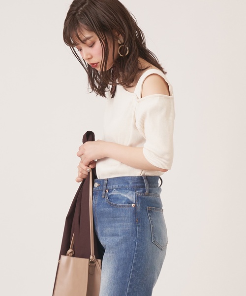 natural couture(ナチュラルクチュール)の「スカーフ付きテレコワンショルT(Tシャツ/カットソー・レディース・オフホワイト/ブラック/ブラウン・FREE)」の7枚目の写真